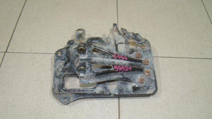 Запчасть крепление акб Toyota Corolla