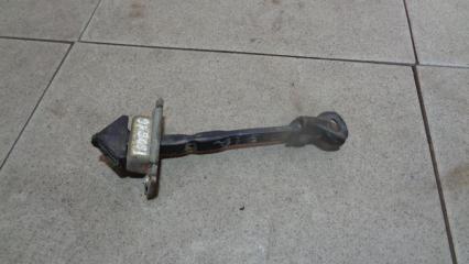 Ограничитель двери Mazda 3 Б/У Ограничитель двери Mazda 3