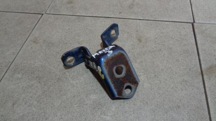 Запчасть петля двери передней Mazda 3