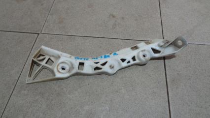 Кронштейн заднего бампера правый Mazda 3