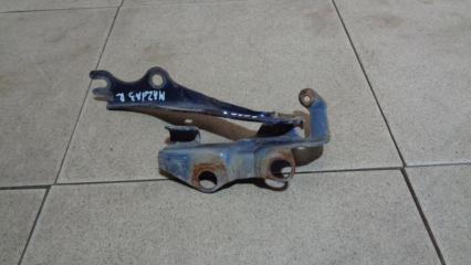 Петля капота правая Mazda 3