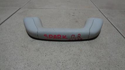 Запчасть ручка потолочная Chevrolet Spark 2013