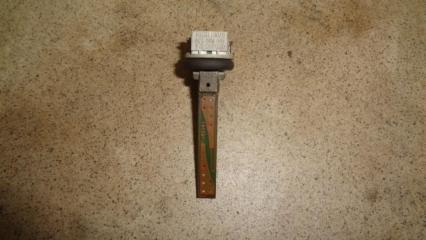 Фото запчасти датчик температуры воздуха Volkswagen Golf Plus 2011 Б/У запчасть Запчасть датчик температуры воздуха Volkswagen Golf Plus 2011