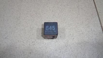 Фото запчасти реле Volkswagen Tiguan 1 2012 Б/У запчасть Запчасть реле Volkswagen Tiguan 1 2012