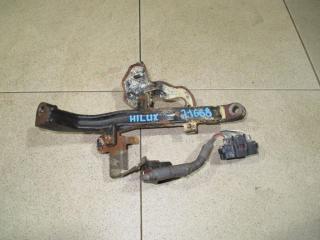 Кронштейн Toyota Hilux 8 2015 Б/У Кронштейн Toyota Hilux 8 2015