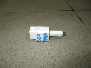 Фото запчасти датчик включения стопсигнала Suzuki SX4 2013 Б/У запчасть Запчасть датчик включения стопсигнала Suzuki SX4 2013