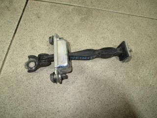 Фото запчасти ограничитель двери Infiniti G37 2009 Б/У запчасть Запчасть ограничитель двери Infiniti G37 2009