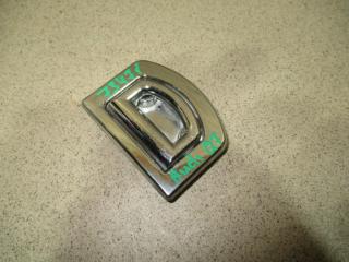 Запчасть крючок крепежный Audi Q7 2008