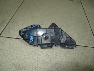 Кронштейн заднего бампера левый Toyota Corolla 2013 Б/У Кронштейн заднего бампера левый Toyota Corolla 2013