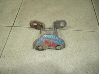 Фото запчасти петля двери передней правой нижняя Toyota Corolla Б/У запчасть Запчасть петля двери передней правой нижняя Toyota Corolla