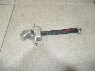 Фото запчасти ограничитель двери Suzuki SX4 Б/У запчасть Запчасть ограничитель двери Suzuki SX4