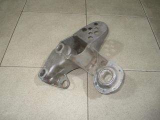 Кронштейн опоры двигателя Volkswagen Passat 1999 Б/У Кронштейн опоры двигателя Volkswagen Passat 1999