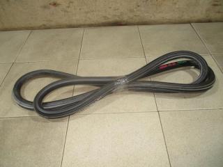 Уплотнитель двери Volkswagen Passat 1999 Б/У Уплотнитель двери Volkswagen Passat 1999