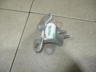 Фото запчасти петля двери задней левой верхняя Toyota Avensis 1 Б/У запчасть Запчасть петля двери задней левой верхняя Toyota Avensis 1