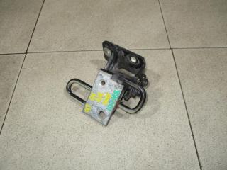 Петля двери передней правой нижняя Skoda Octavia 1 Б/У Петля двери передней правой нижняя Skoda Octavia 1