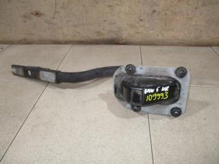 Запчасть петля крышки багажника BMW 5-Series 2008