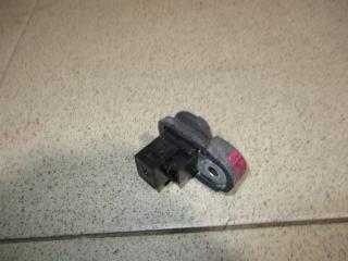 Фото запчасти выключатель концевой Nissan Juke 2011 Б/У запчасть Запчасть выключатель концевой Nissan Juke 2011