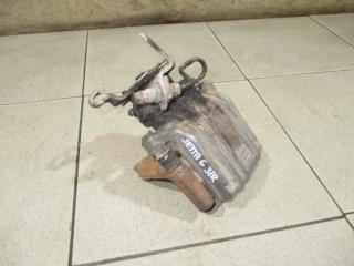 Суппорт задний правый Volkswagen Jetta