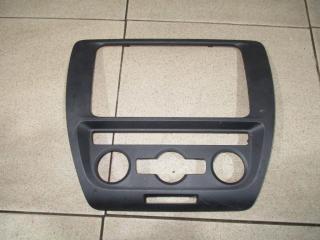 Рамка магнитолы Volkswagen Jetta Б/У Рамка магнитолы Volkswagen Jetta
