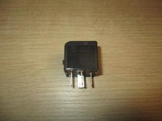 Фото запчасти реле Volkswagen Touareg 2 2016 Б/У запчасть Запчасть реле Volkswagen Touareg 2 2016