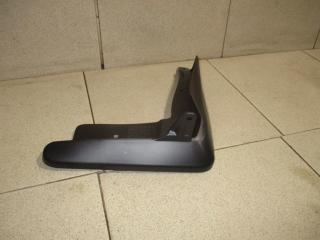 Брызговик передний правый Toyota Camry