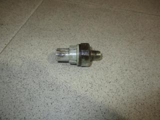 Запчасть датчик давления масла Toyota RAV4