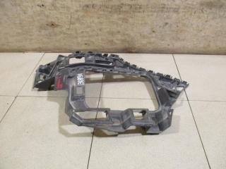 Кронштейн заднего бампера правый Volkswagen Touareg 2 2016