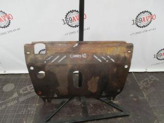 Фото запчасти защита картера Toyota Camry 2008 Б/У запчасть Запчасть защита картера Toyota Camry 2008