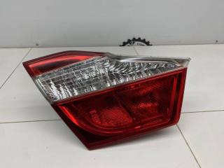 Фонарь задний внутренний левый Toyota Camry 2012