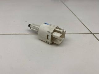 Фото запчасти датчик включения стопсигнала Toyota Camry 2012 Б/У запчасть Запчасть датчик включения стопсигнала Toyota Camry 2012