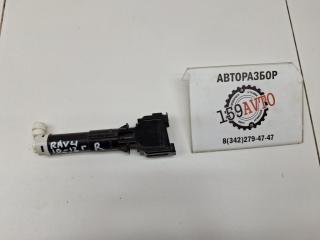 Запчасть форсунка омывателя фары Toyota RAV4