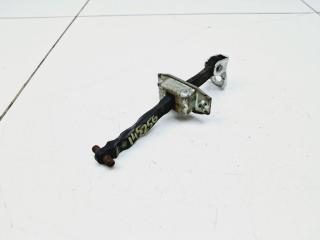 Фото запчасти ограничитель двери Suzuki Grand Vitara 2007 Б/У запчасть Запчасть ограничитель двери Suzuki Grand Vitara 2007