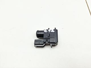 Фото запчасти датчик температуры воздуха Toyota Corolla Б/У запчасть Запчасть датчик температуры воздуха Toyota Corolla