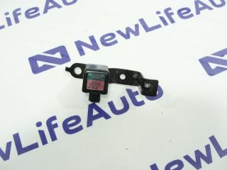 Датчик airbag правый Toyota Harrier 2011