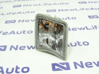 Повторитель в бампер правый Toyota Prius 2010