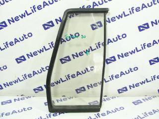 Форточка двери задняя правая Nissan Terrano