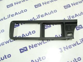 Рамка магнитофона Toyota Town Ace 1995 Б/У Рамка магнитофона Toyota Town Ace 1995
