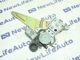 Стеклоподъемник задний левый Toyota Ist Б/У Стеклоподъемник задний левый Toyota Ist