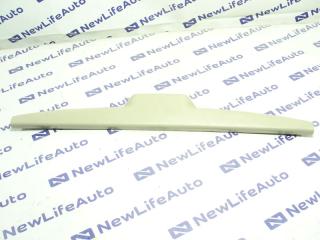 Накладка двери багажника Toyota Harrier