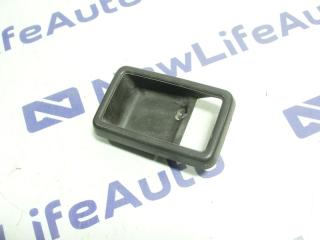 Накладка на дверь правая Nissan Atlas контрактная Накладка на дверь правая Nissan Atlas