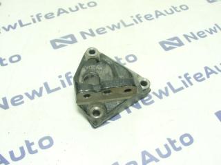 Кронштейн опоры двигателя Toyota Prius