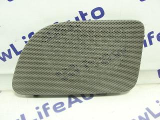 Крышка динамика правая Nissan Elgrand