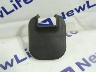 Заглушка крепления сиденья Nissan Elgrand