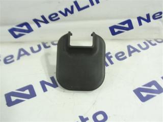 Запчасть заглушка крепления сиденья Nissan Elgrand