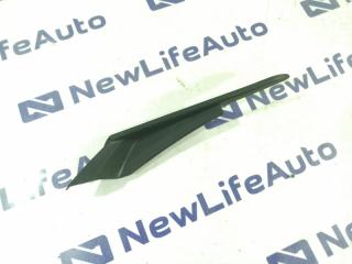 Уголок решетки под дворники правый Toyota Ractis 2007