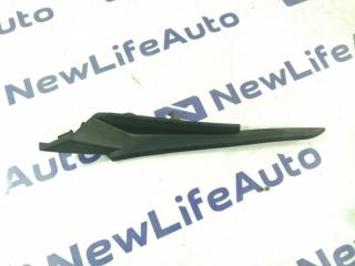 Уголок решетки под дворники правый Toyota Ractis 2007