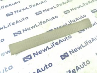 Порожек пластиковый передний правый Toyota Ipsum 2001