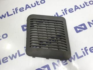 Крышка динамика задняя правая Isuzu Bighorn