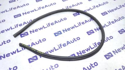 Фото запчасти уплотнитель капота SsangYong Kyron 2014 контрактная запчасть Запчасть уплотнитель капота SsangYong Kyron 2014