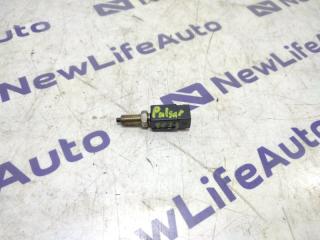 Запчасть концевик под педаль тормоза Nissan Pulsar 1986